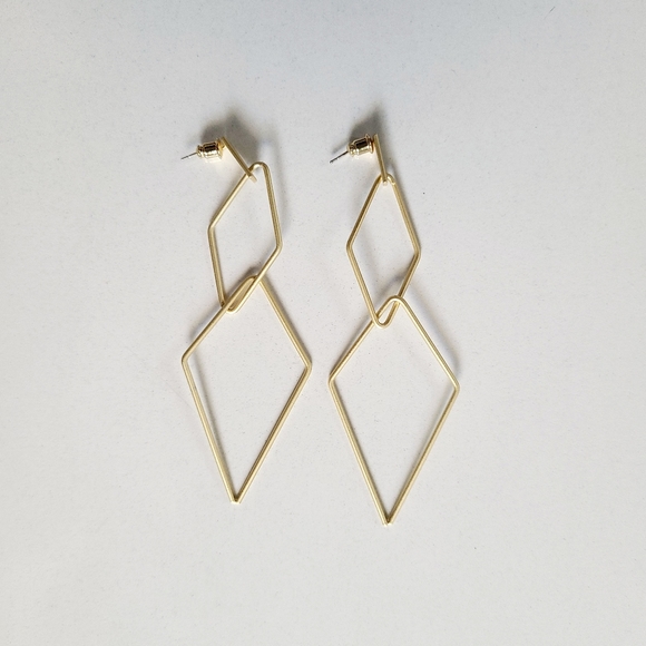 S925 Silver Needle Earring - Picture 2 of 3